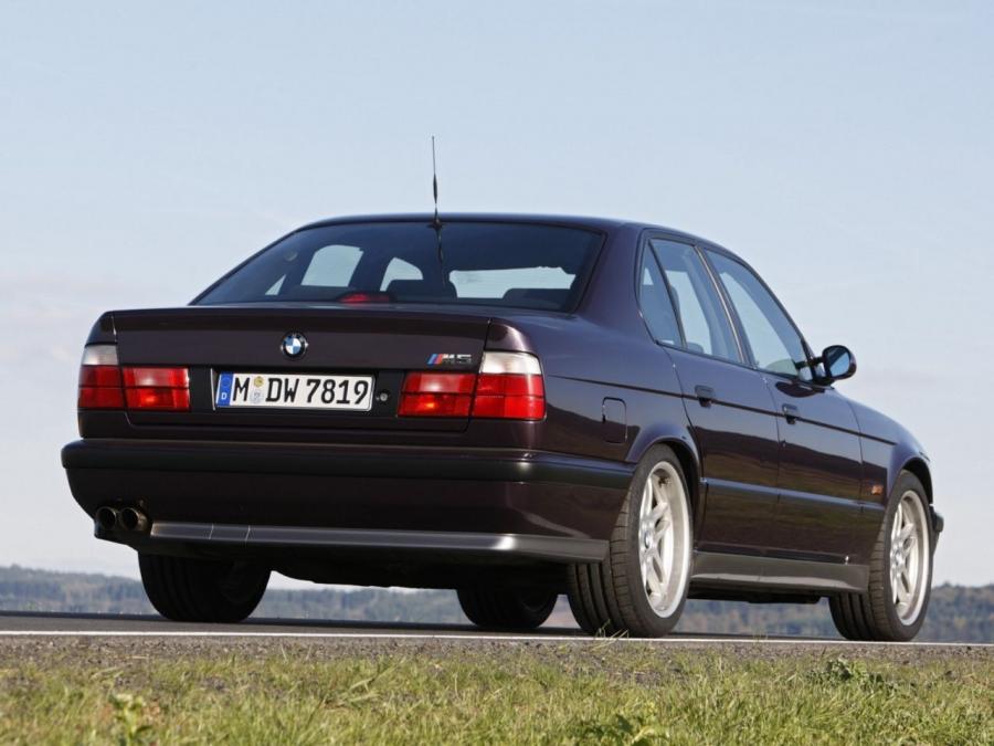  BMW M5 Sedan 1994 года  (фото 12 из 19)